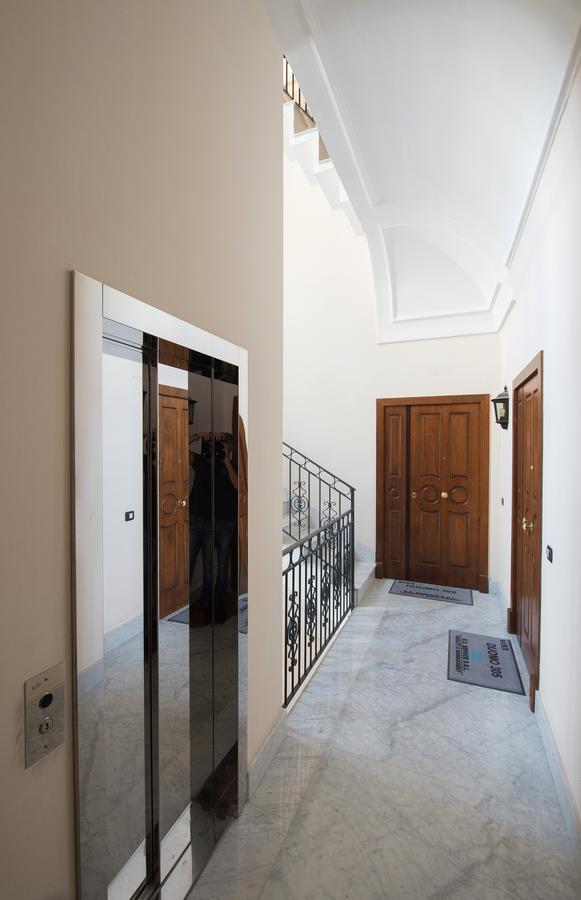 נאפולי Duomo Regina Apartments מראה חיצוני תמונה