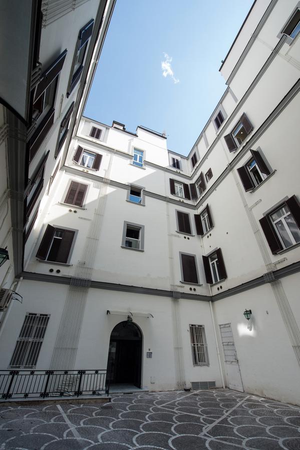 נאפולי Duomo Regina Apartments מראה חיצוני תמונה