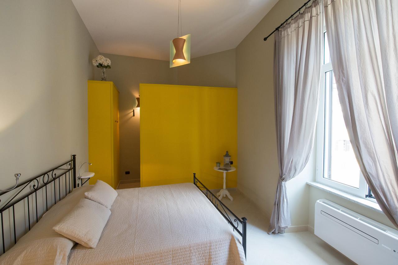 נאפולי Duomo Regina Apartments מראה חיצוני תמונה